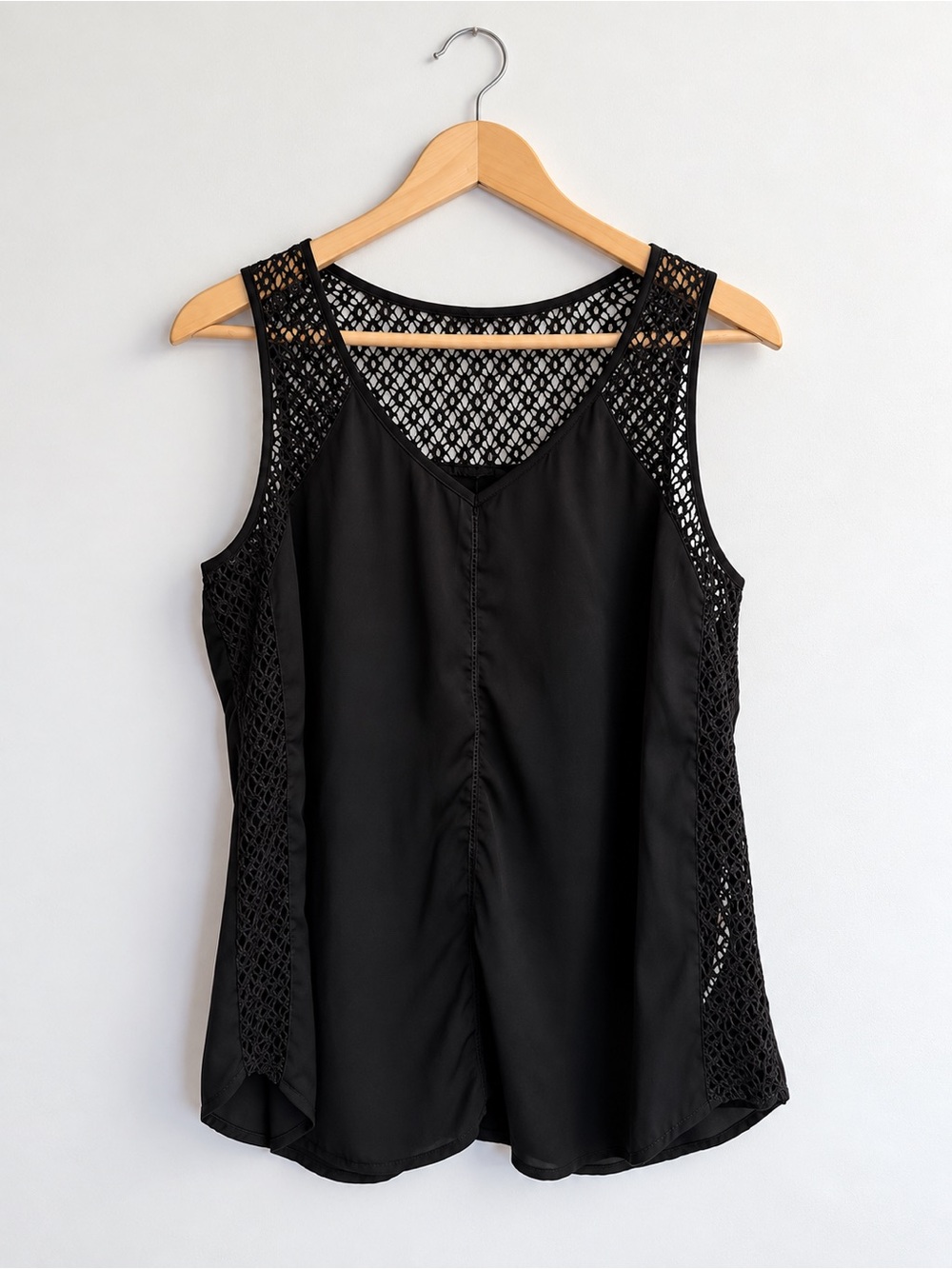 Dynamite Black Crochet Lace Sleeveless Blouse – Size Medium